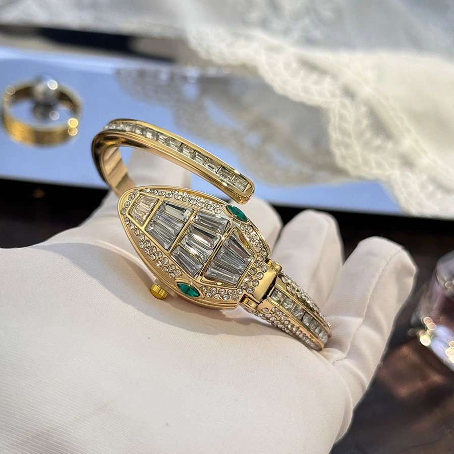 luxury crystal serpentine watch & bracelet set for women luxury crystal serpentine watch & bracelet set for women